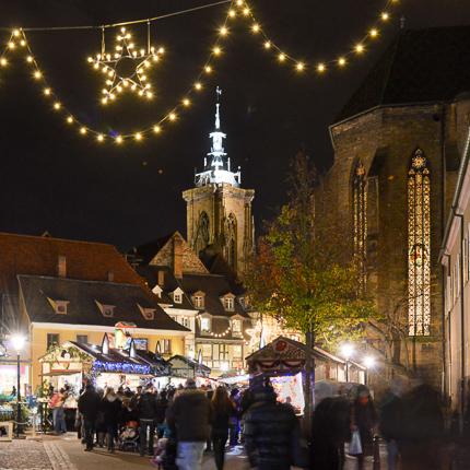 Les marchs de Nol  Colmar sont clbres. Ils se tiennent tous les ans de fin novembre  la Saint Sylvestre.